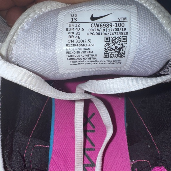 Nike Air Max 270
Size 13 - Picture 3 of 7